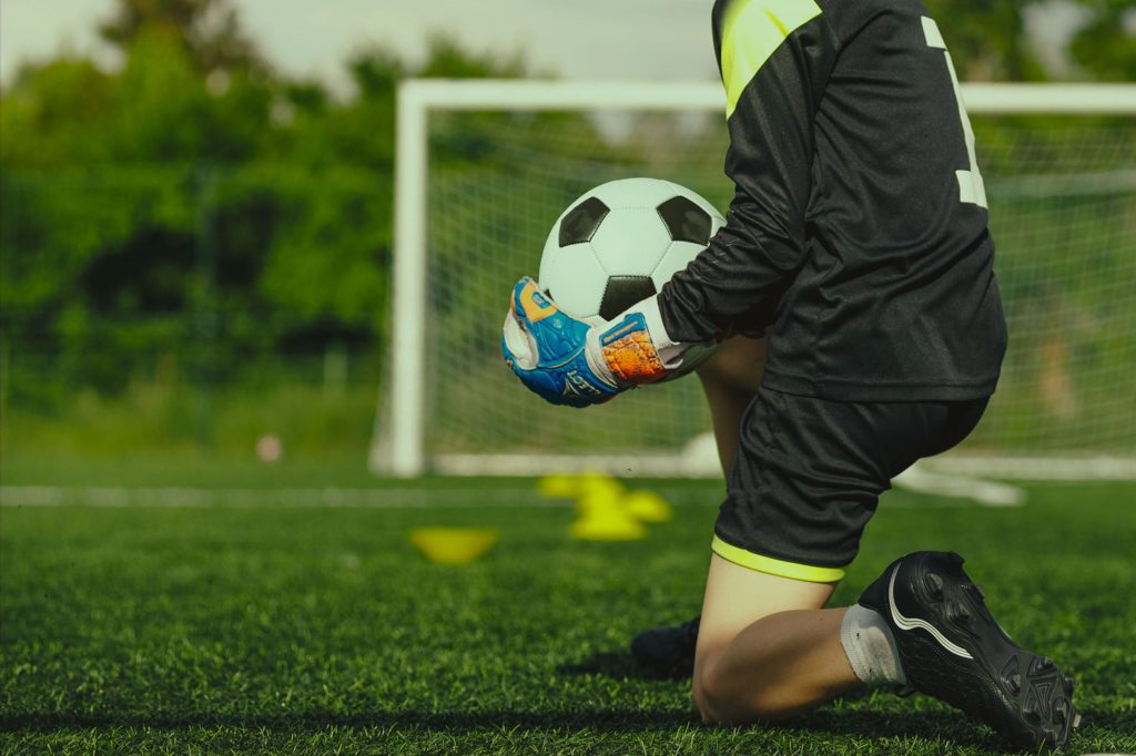 Discover how pre-match analysis is revolutionising goalkeeping strategies in modern football. This article explores the impact of pre-match data and statistics on the preparation and performance of goalkeepers, highlighting the...