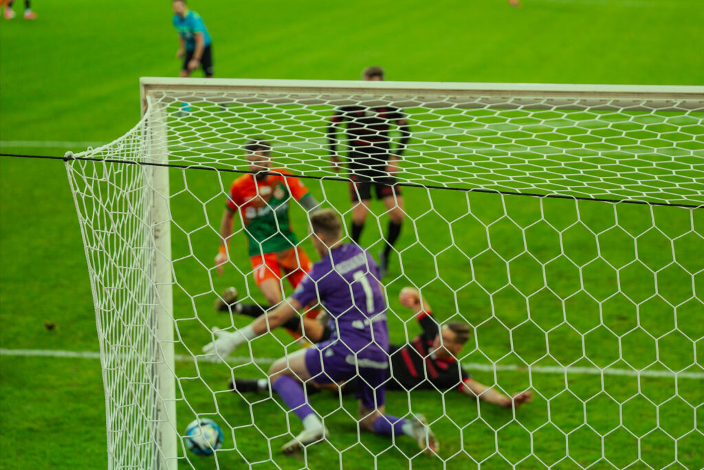 Coger la pelota bajo presión es un gran reto para muchos jugadores. Ante una presión intensa o en...